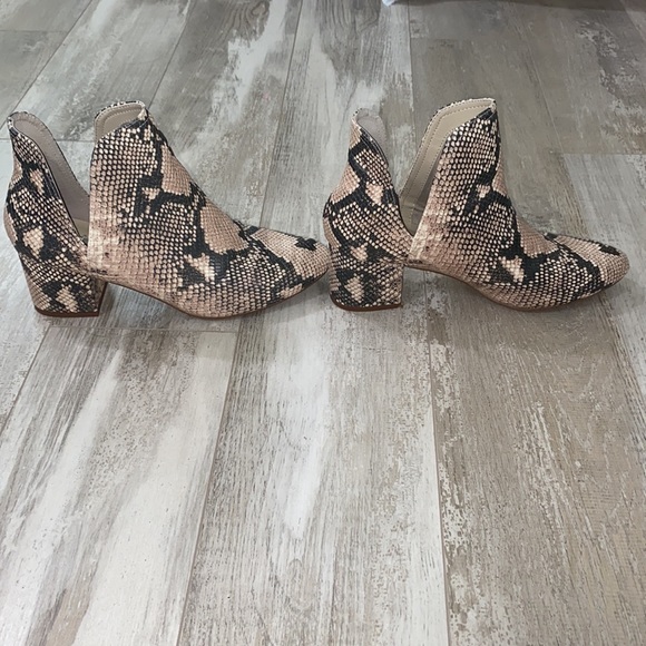 Steve Madden Booties - Picture 2 of 7